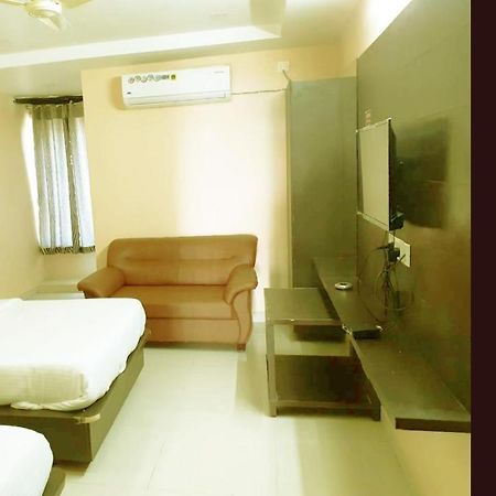Vishnu Residency Mancherial Mancherāl Exterior photo